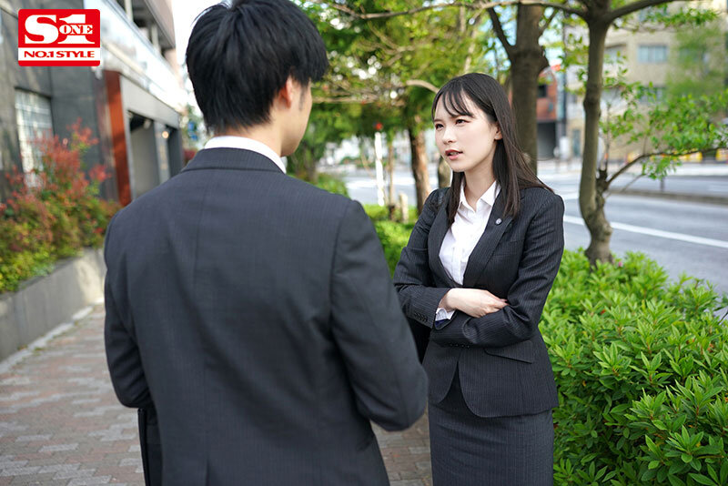 いつも僕を見下してくる可愛いけど生意気な後輩と出張先で一晩一緒に過ごしたら…何度もチ●ポ欲しがってきた！ 村上悠華